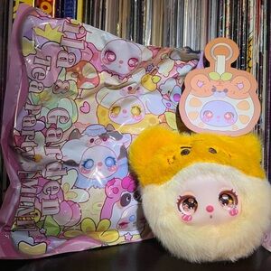 Liila’s Garden Tea Party (Orange Tiger)